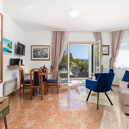 Light Summer Apartment With A Swimming Pool Opatija Dış mekan fotoğraf